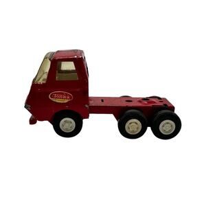 Vintage Tonka Red Metal Toy Truck Cab Six Wheels Classic Collectible Model 1960s